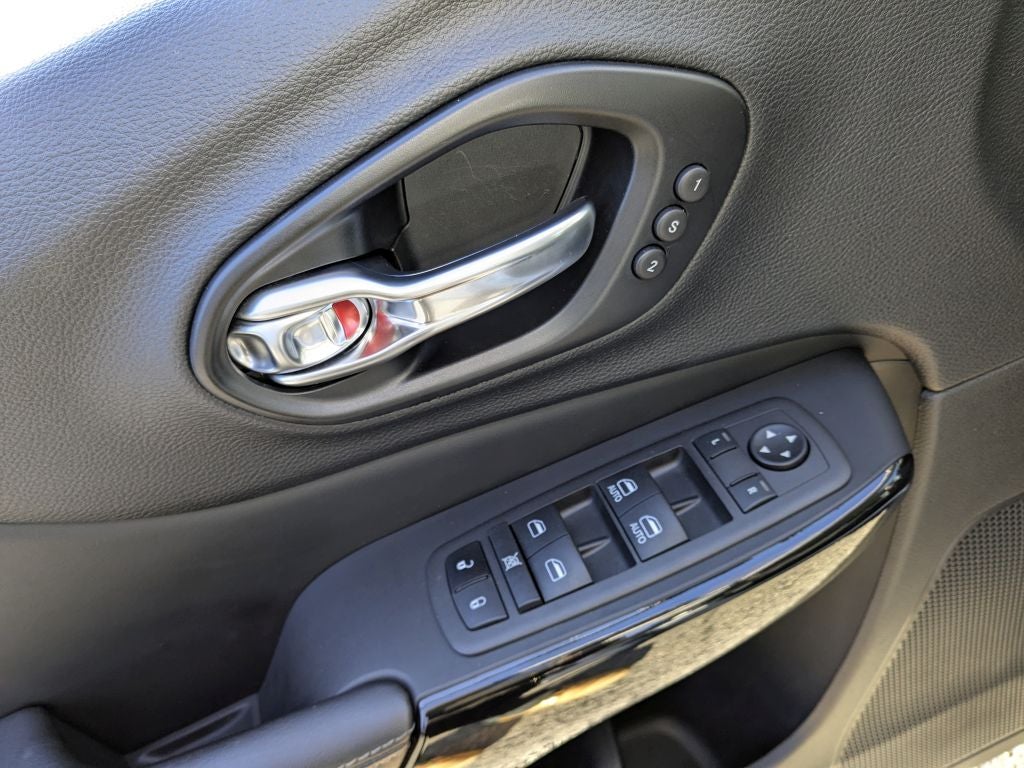 2023 Jeep Cherokee Altitude Lux 4x4