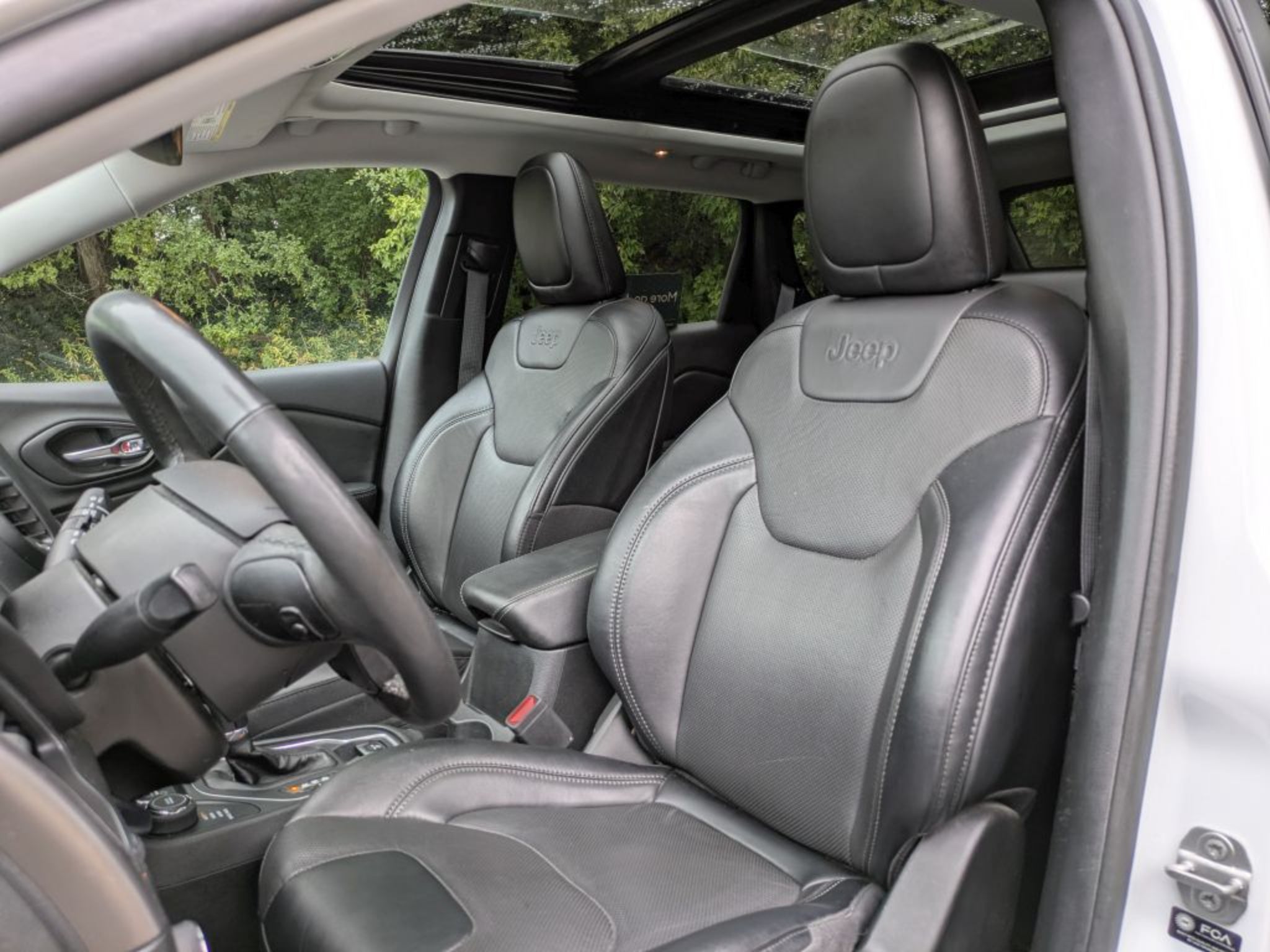 2022 Jeep Cherokee Latitude Lux - Photo 12