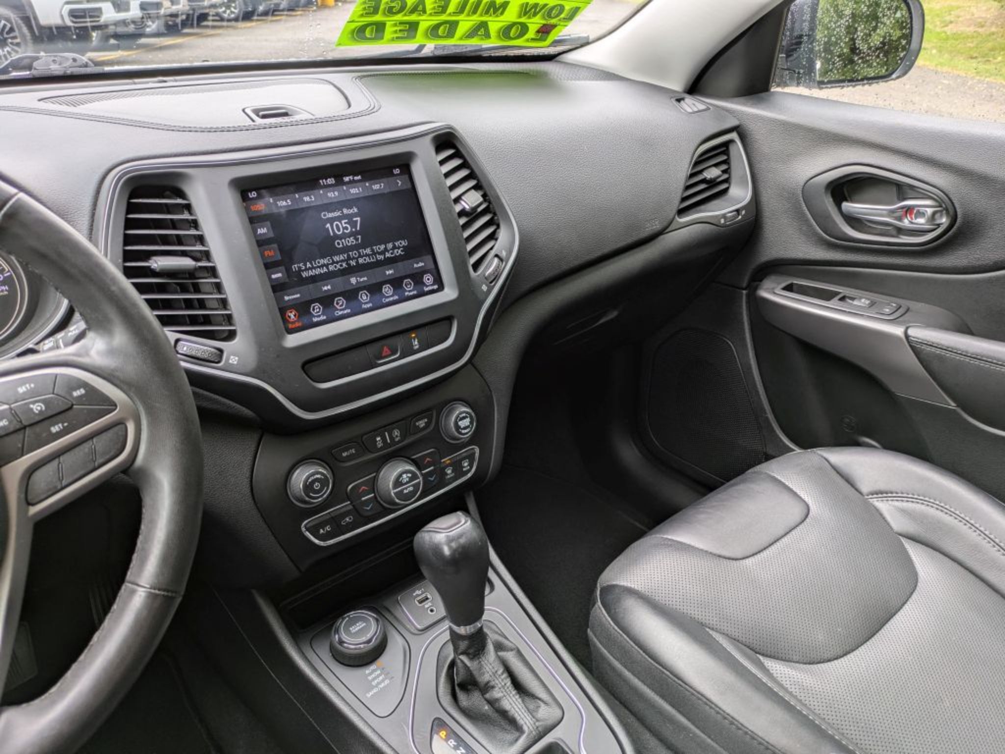 2022 Jeep Cherokee Latitude Lux - Photo 19