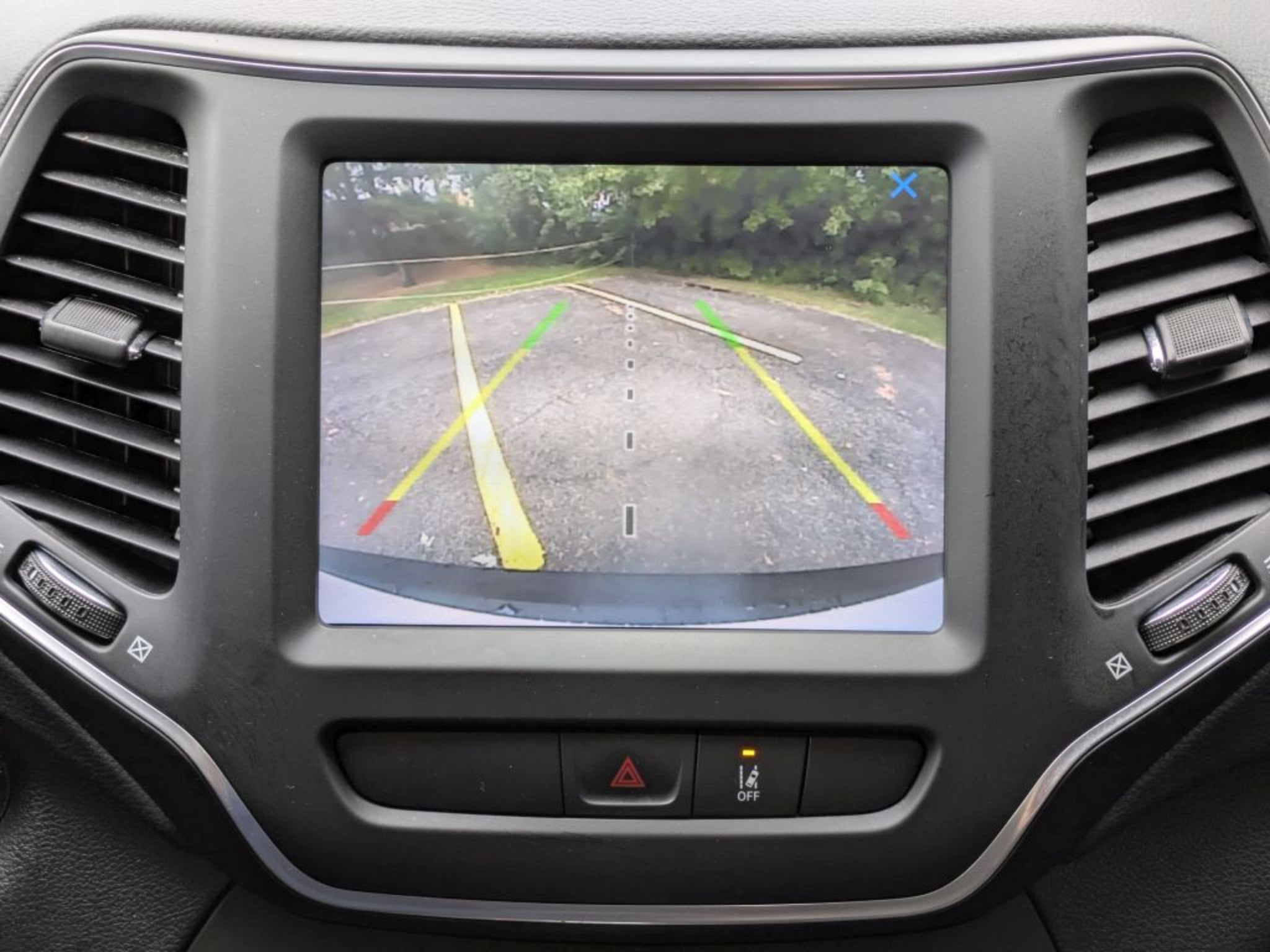 2022 Jeep Cherokee Latitude Lux - Photo 21