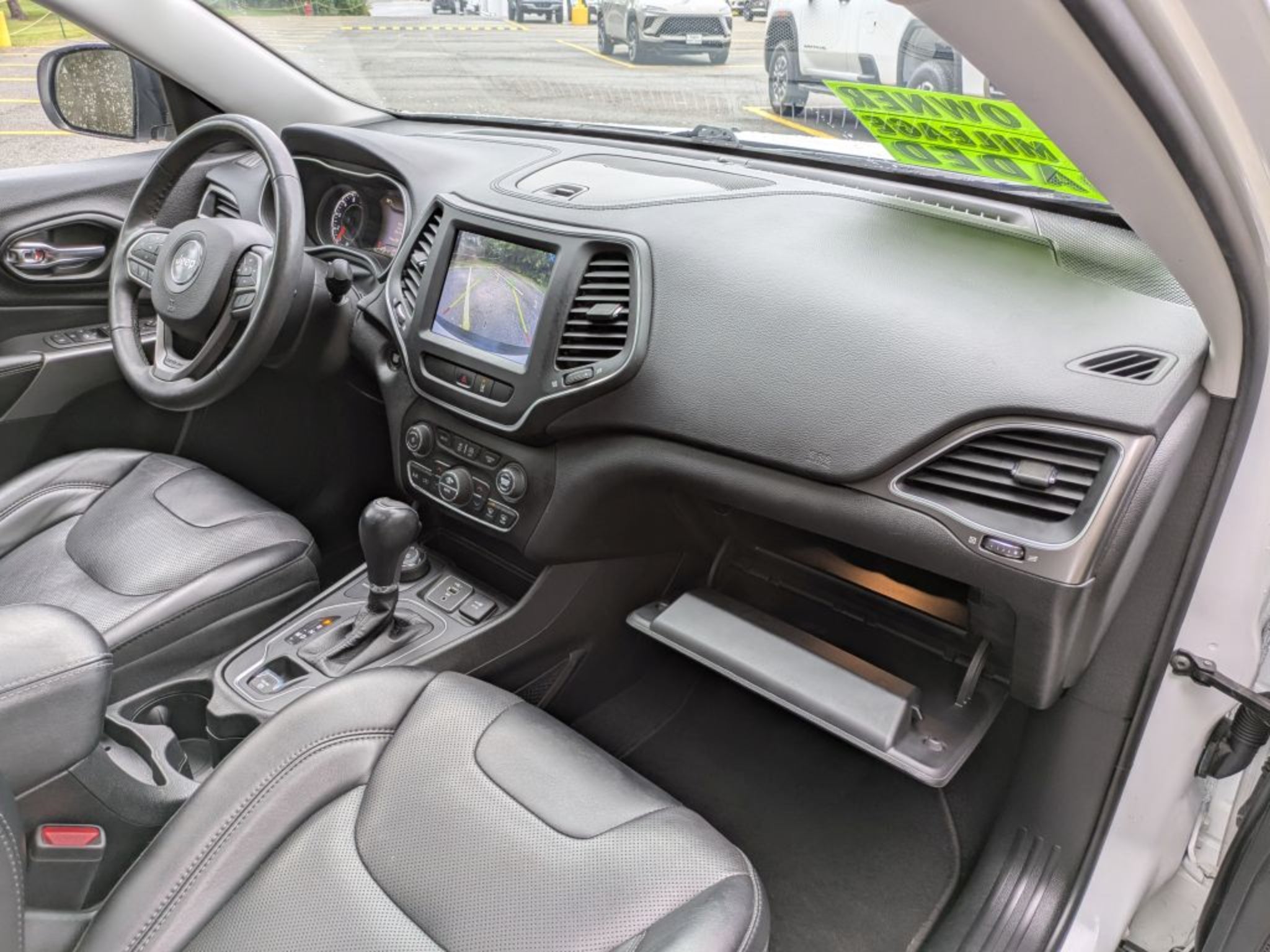 2022 Jeep Cherokee Latitude Lux - Photo 26