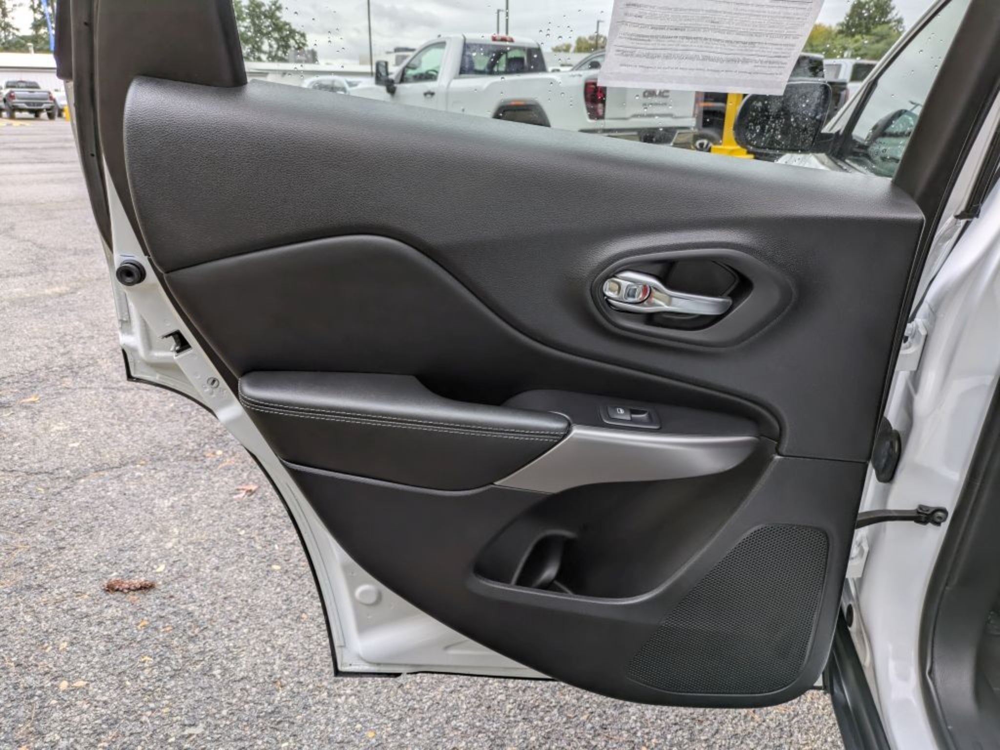 2022 Jeep Cherokee Latitude Lux - Photo 27