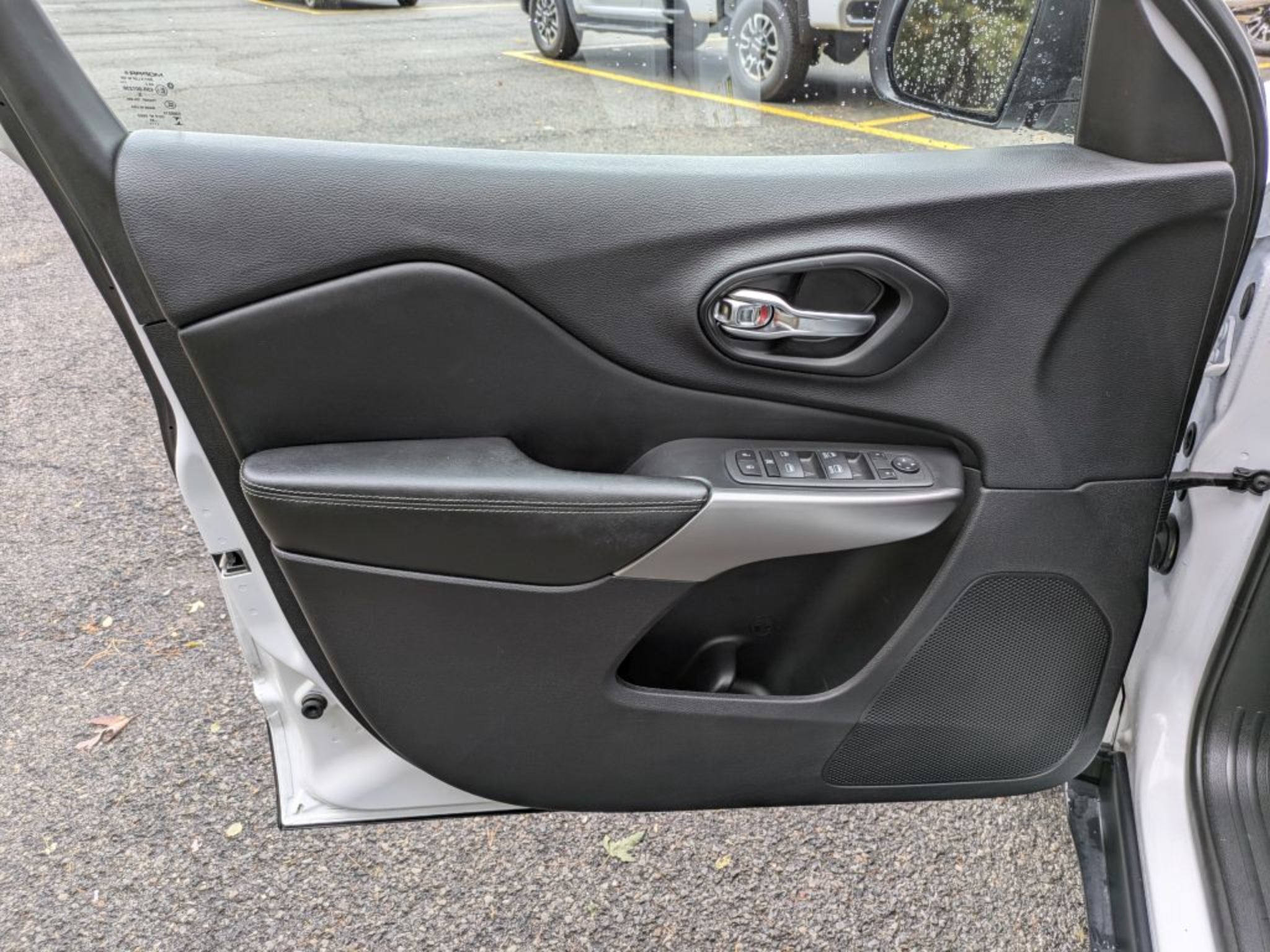 2022 Jeep Cherokee Latitude Lux - Photo 9