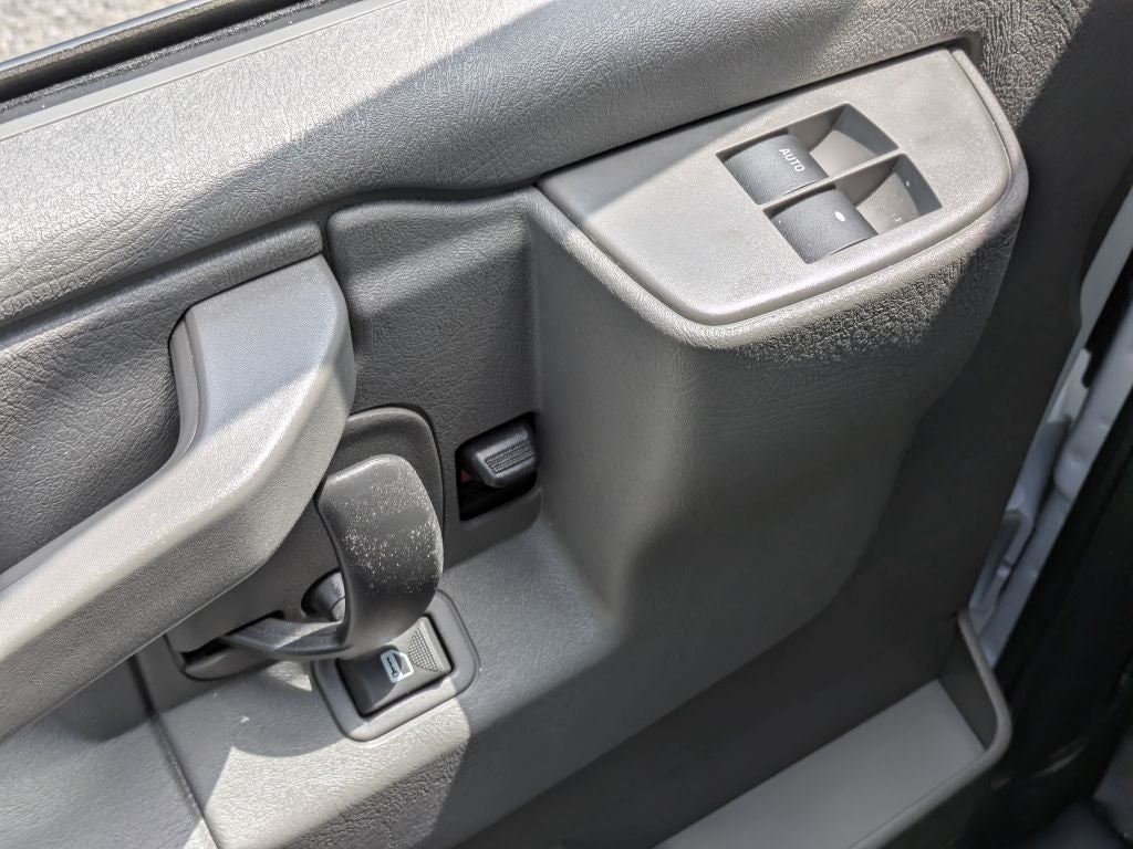 2026 GMC Savana Cutaway 3500 1WT