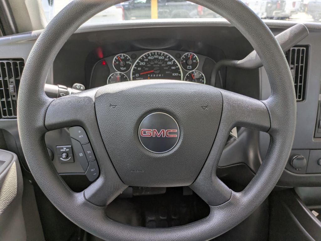 2026 GMC Savana Cutaway 3500 1WT