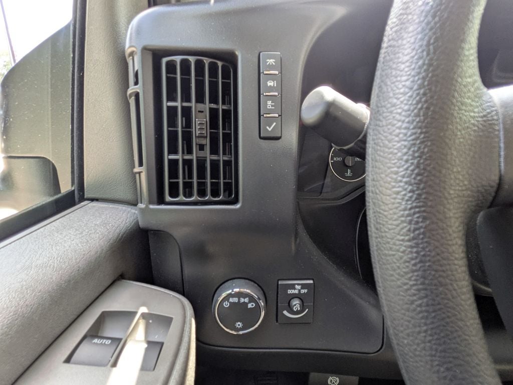 2026 GMC Savana Cutaway 3500 1WT