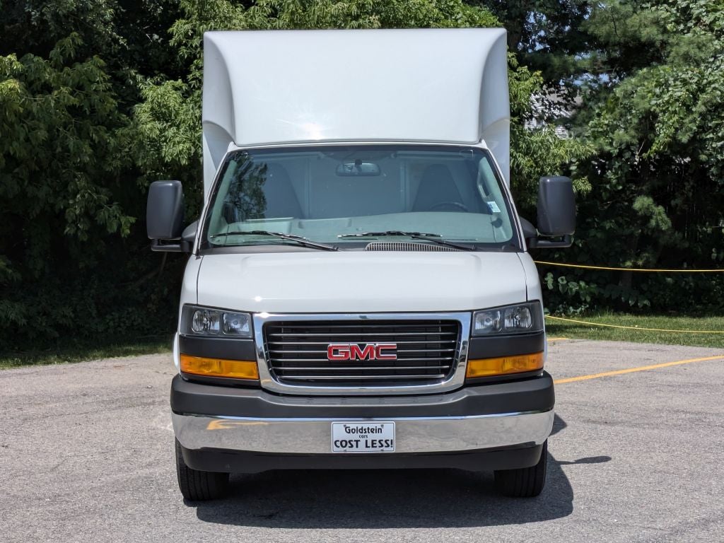 2026 GMC Savana Cutaway 3500 1WT