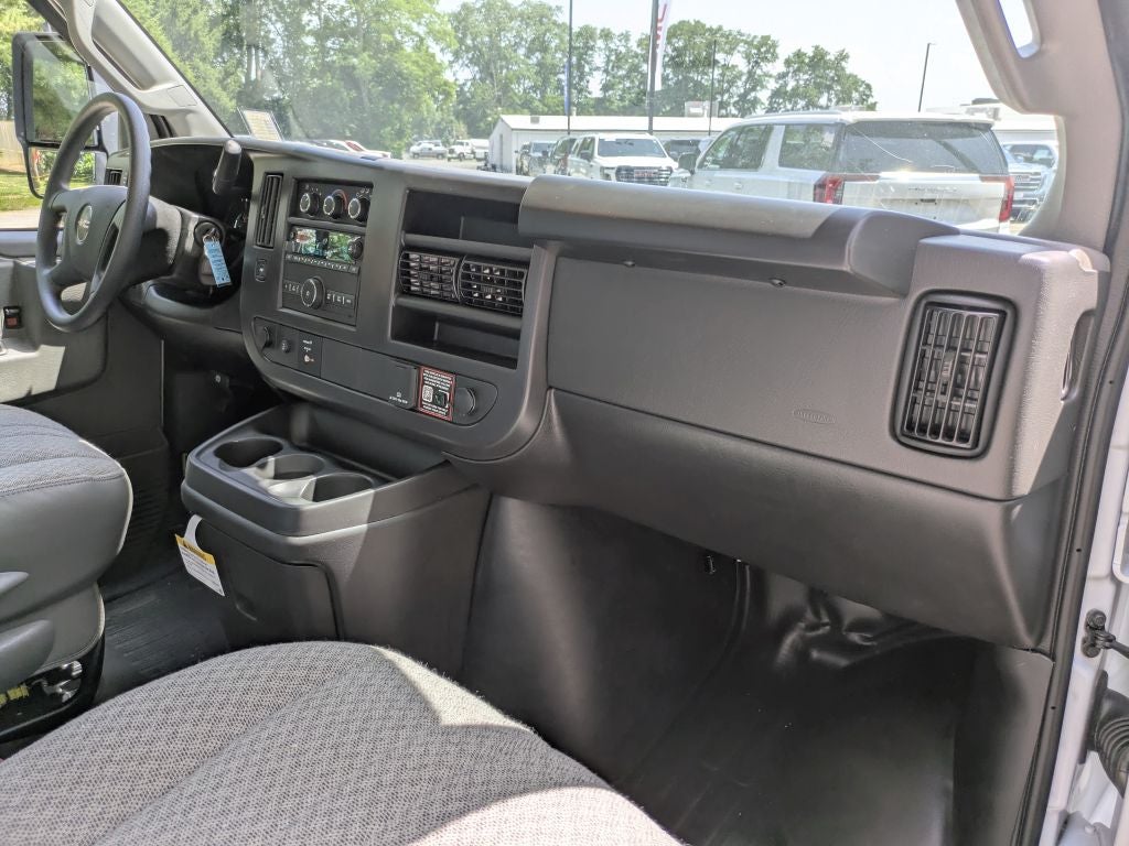 2026 GMC Savana Cutaway 3500 1WT
