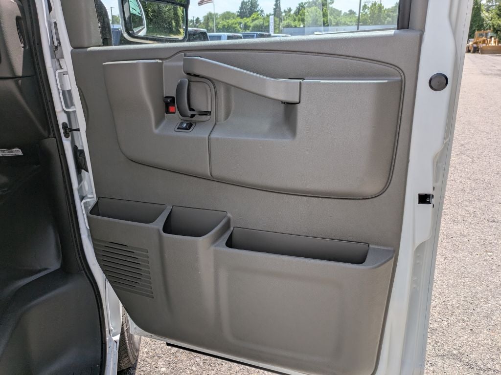 2026 GMC Savana Cutaway 3500 1WT