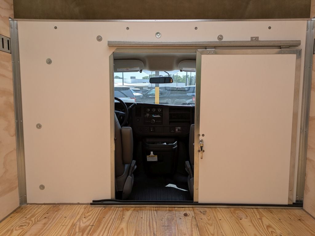 2026 GMC Savana Cutaway 3500 1WT