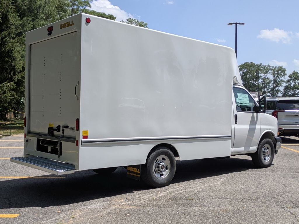 2026 GMC Savana Cutaway 3500 1WT