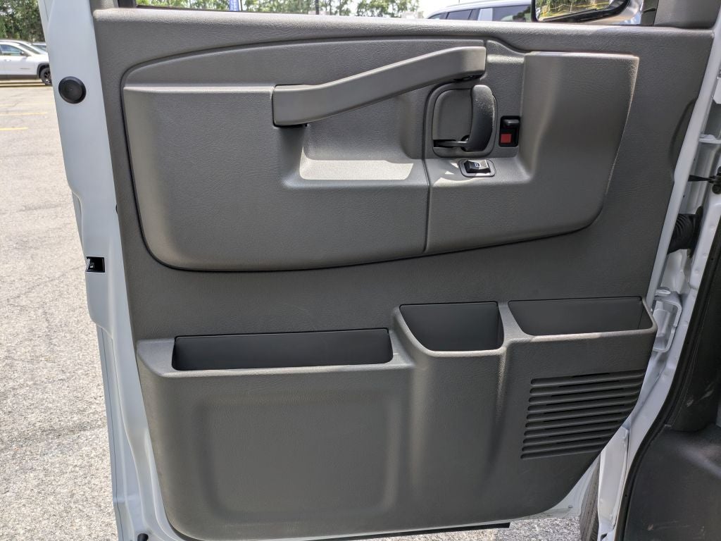 2026 GMC Savana Cutaway 3500 1WT