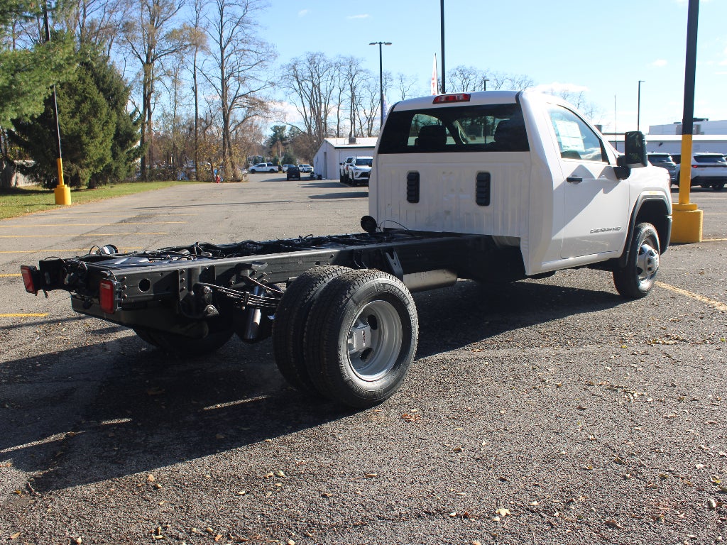 2026 GMC Sierra 3500 HD Chassis Cab Pro