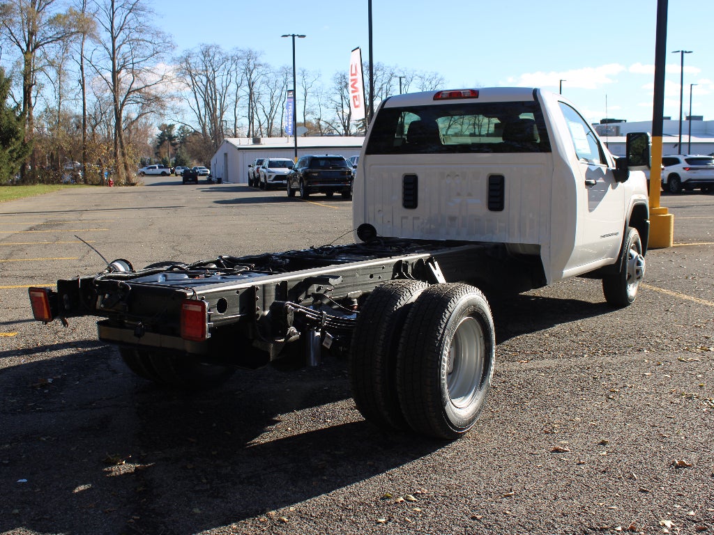2026 GMC Sierra 3500 HD Chassis Cab Pro