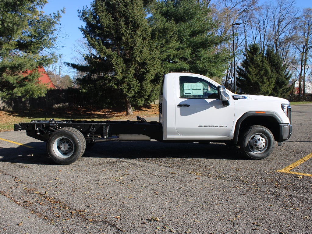 2026 GMC Sierra 3500 HD Chassis Cab Pro