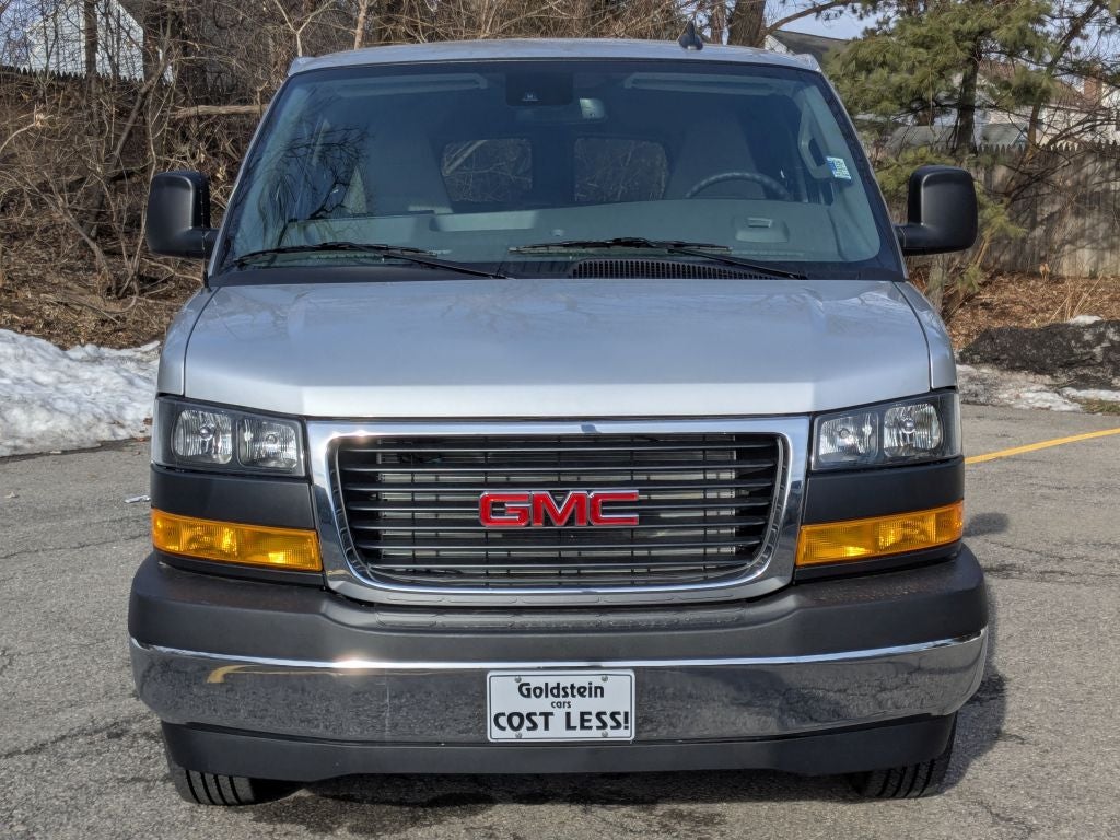 2025 GMC Savana Passenger 3500 LT