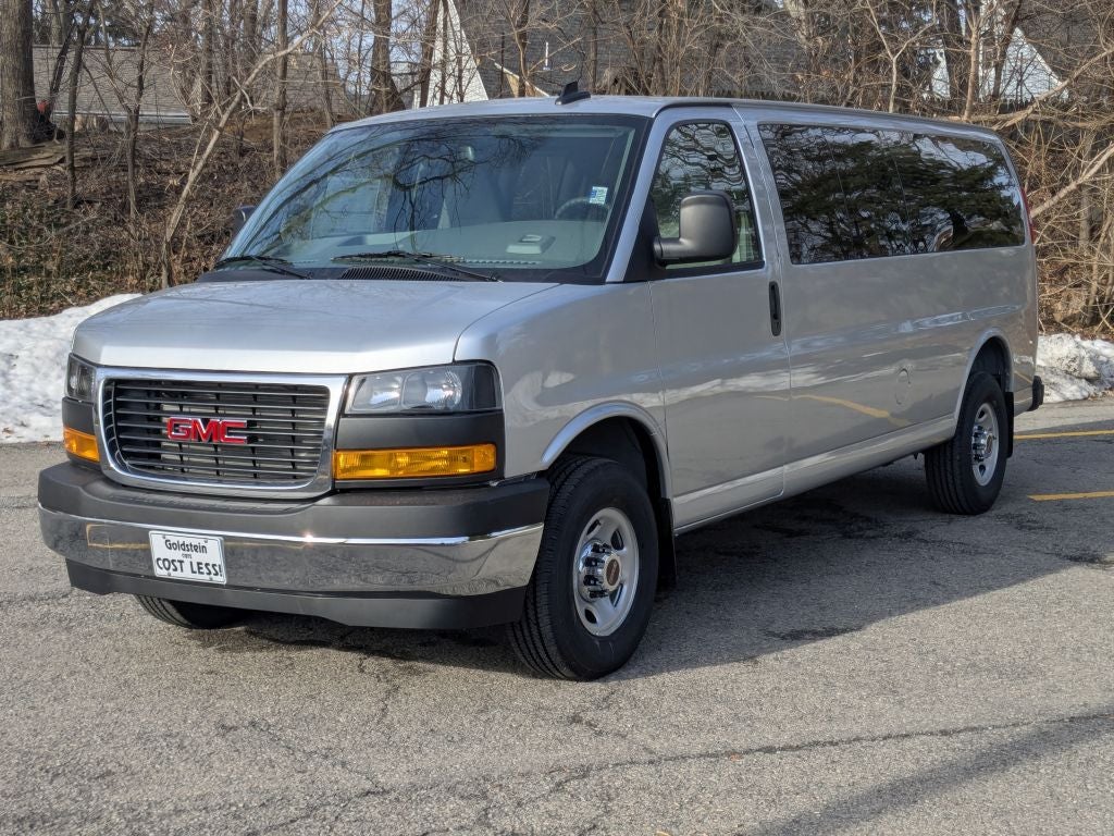 2025 GMC Savana Passenger 3500 LT