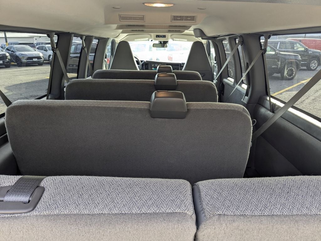 2025 GMC Savana Passenger 3500 LT