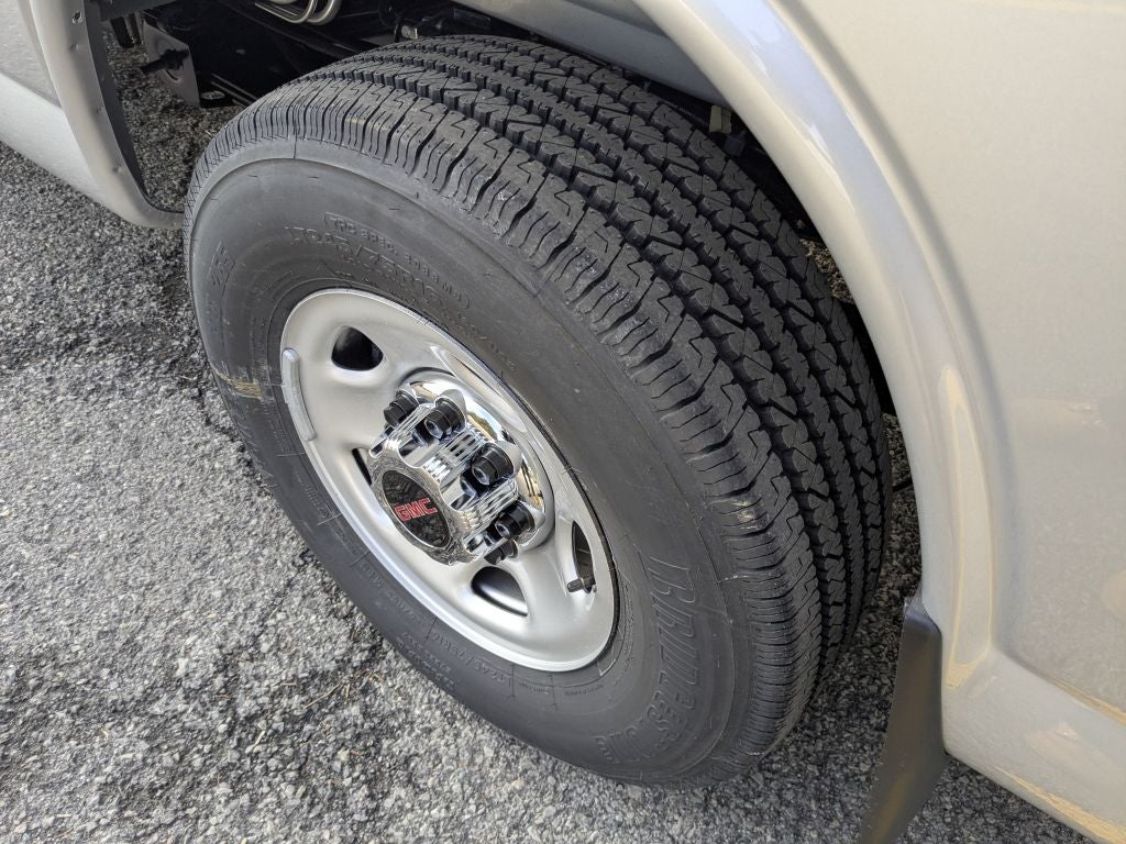 2025 GMC Savana Passenger 3500 LT