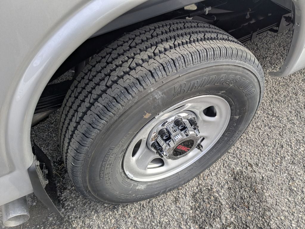 2025 GMC Savana Passenger 3500 LT