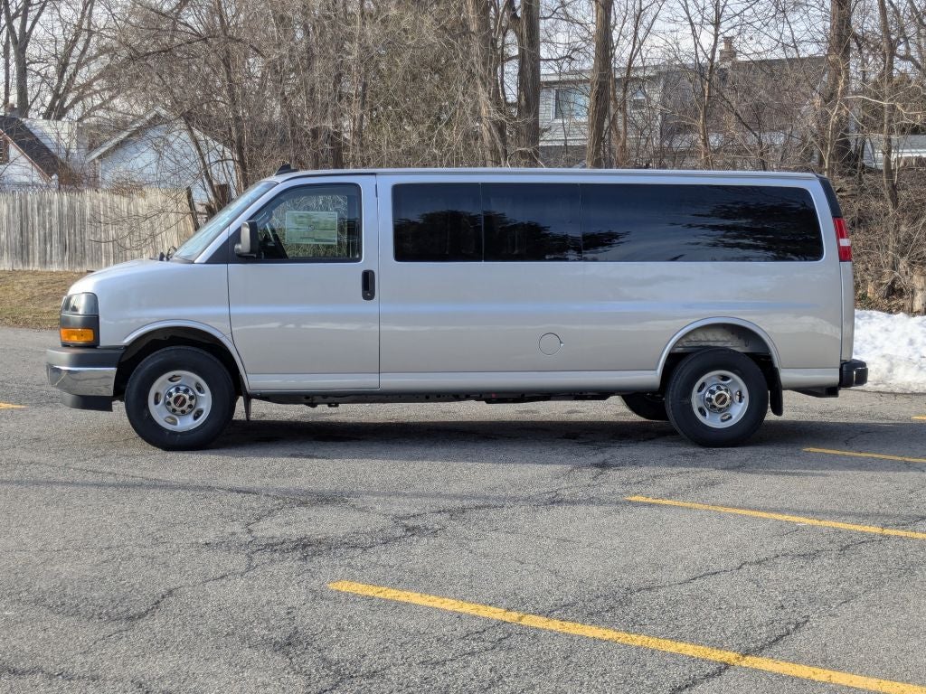 2025 GMC Savana Passenger 3500 LT