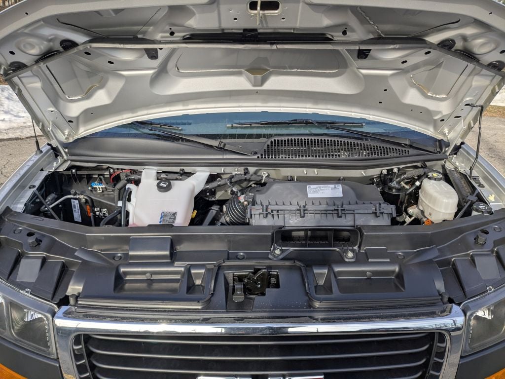 2025 GMC Savana Passenger 3500 LT