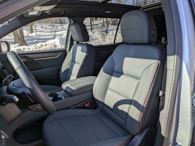 2025 GMC Acadia AT4