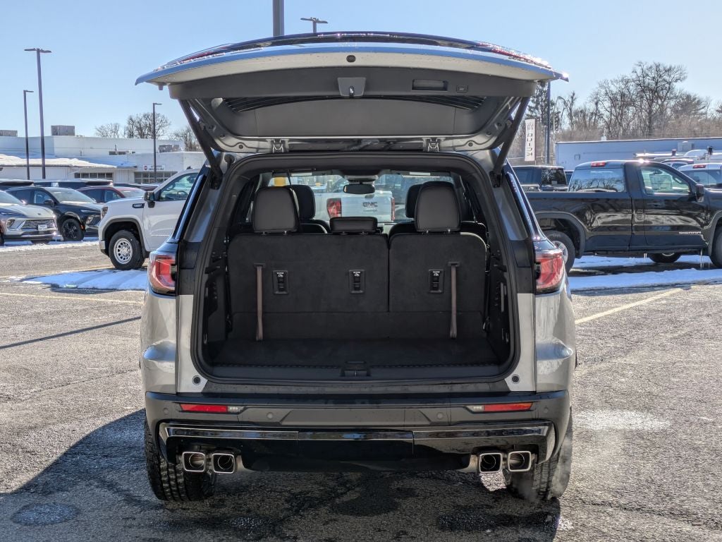 2025 GMC Acadia AT4