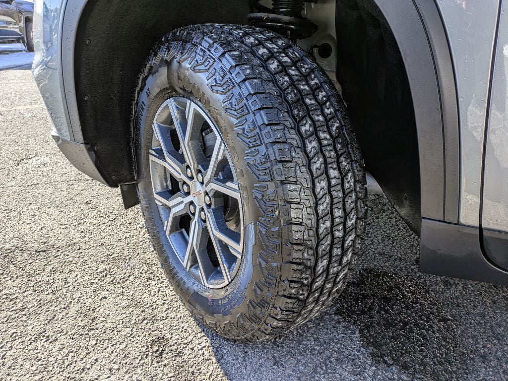 2025 GMC Acadia AT4
