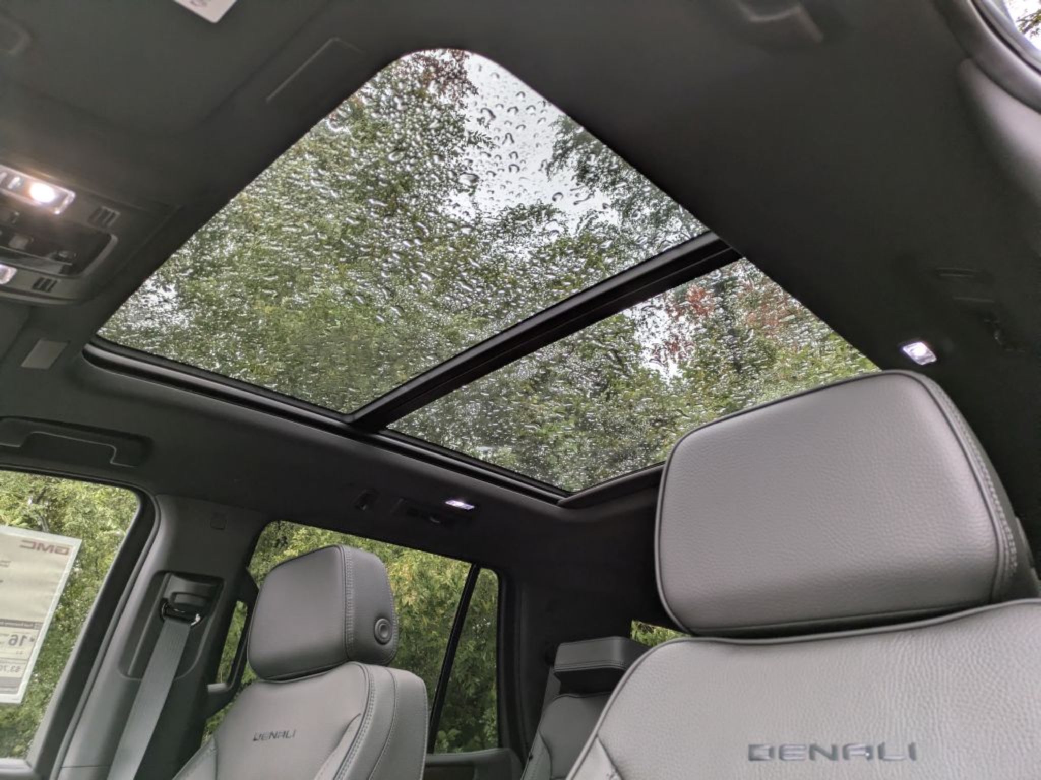 2027 GMC Yukon Denali - Photo 13