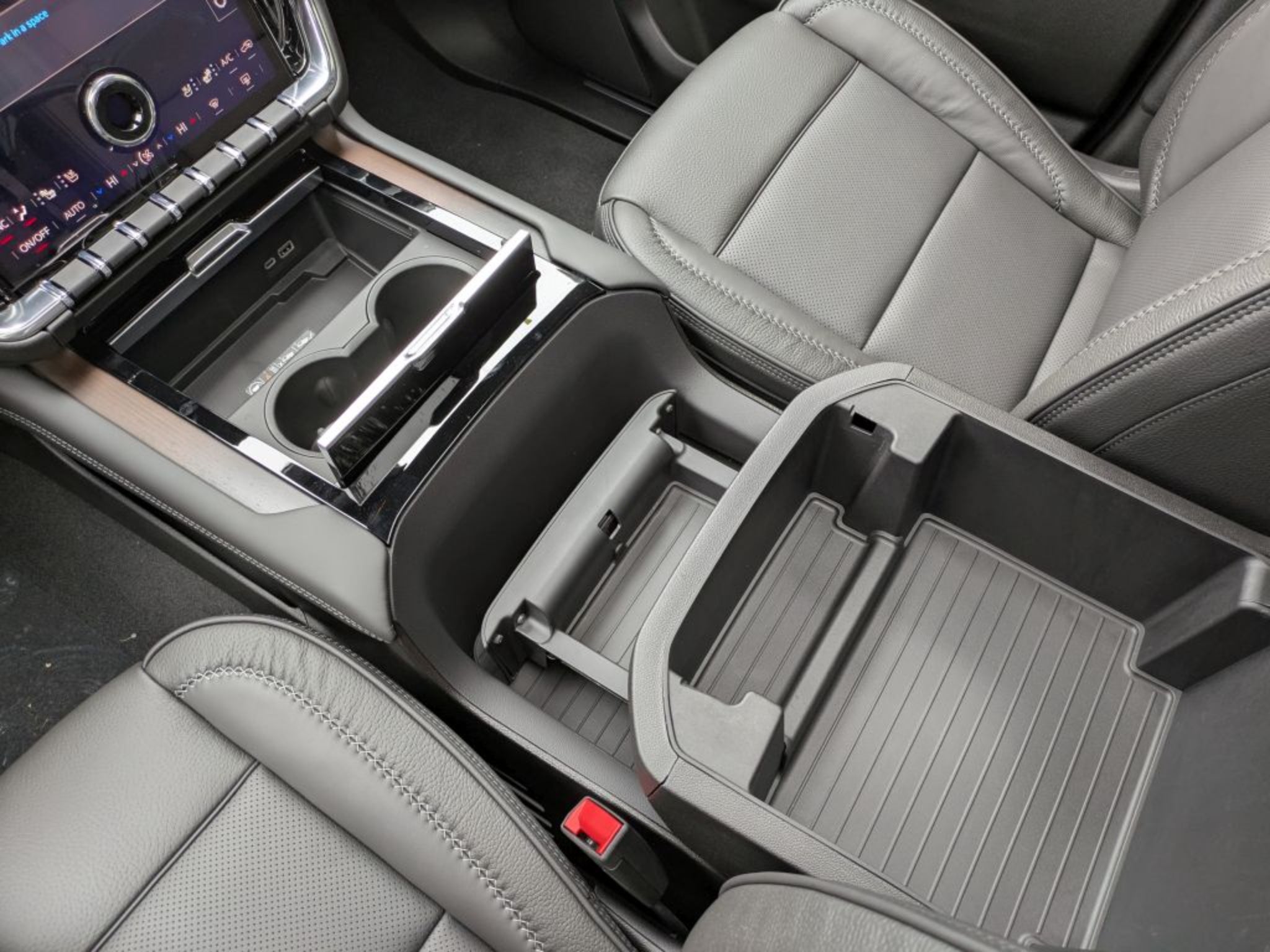 2027 GMC Yukon Denali - Photo 25