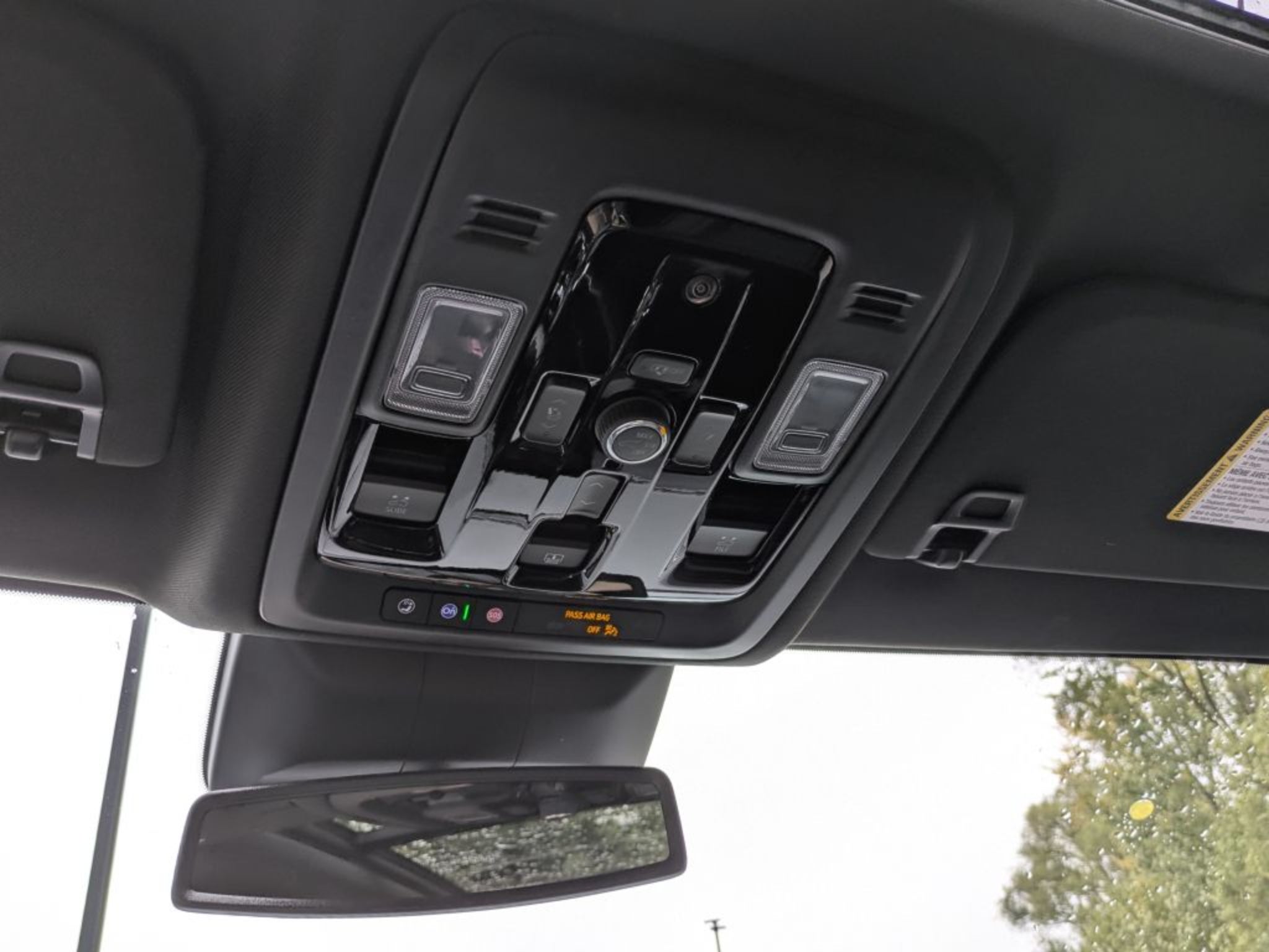 2027 GMC Yukon Denali - Photo 26