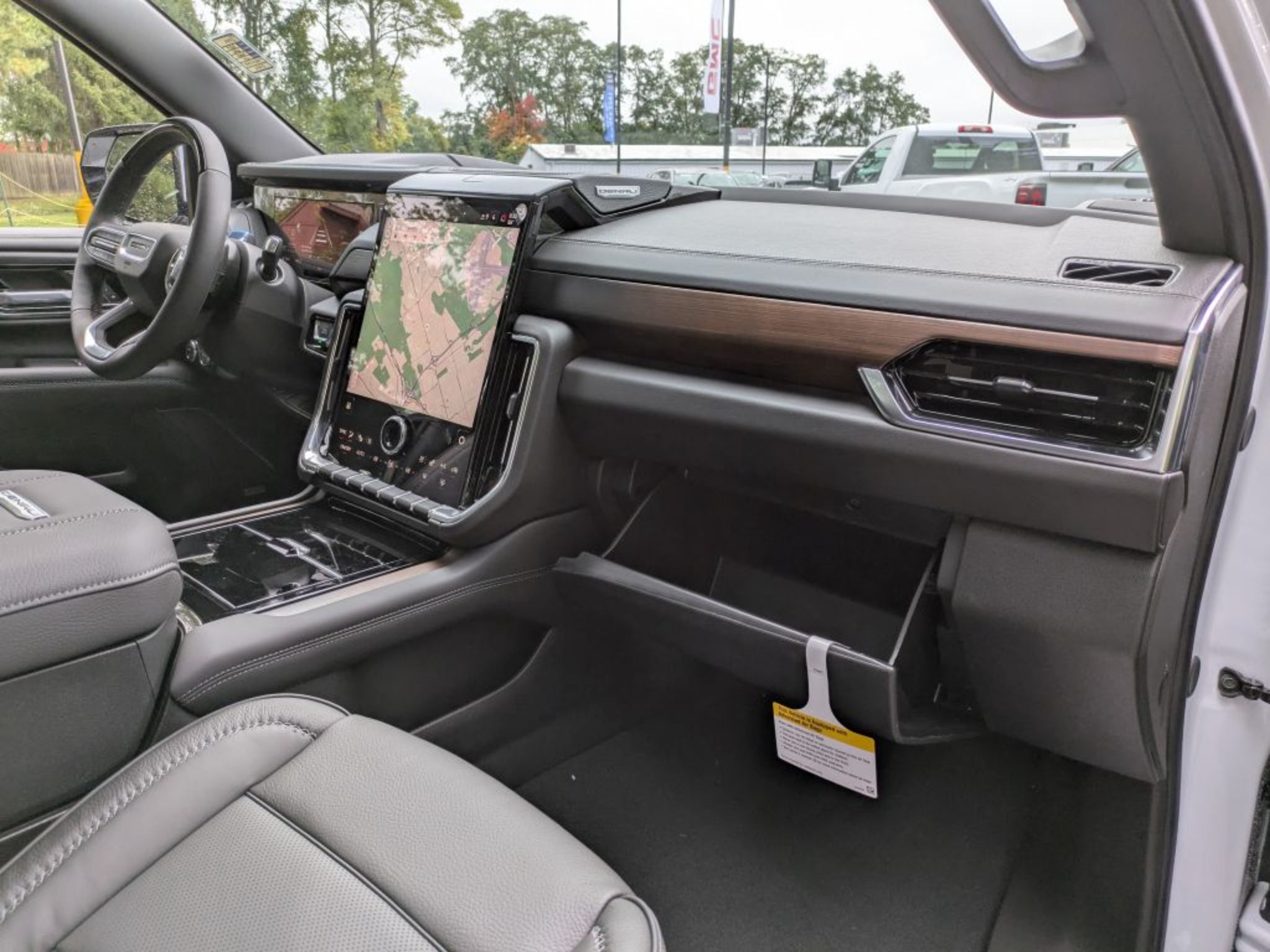 2027 GMC Yukon Denali - Photo 27
