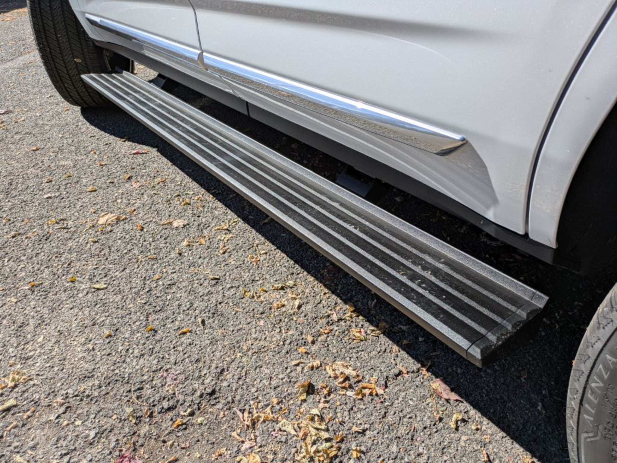 2027 GMC Yukon Denali - Photo 29