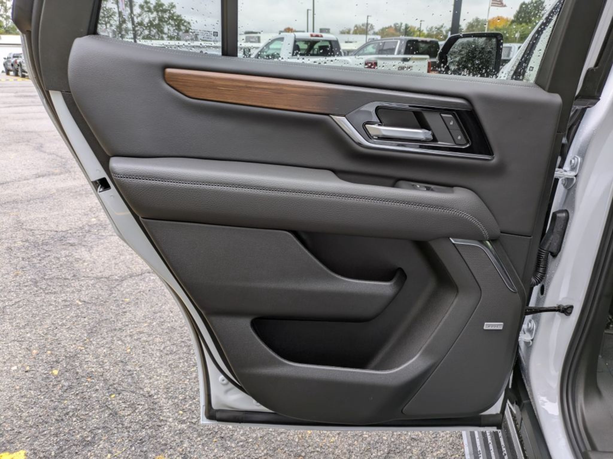 2027 GMC Yukon Denali - Photo 30