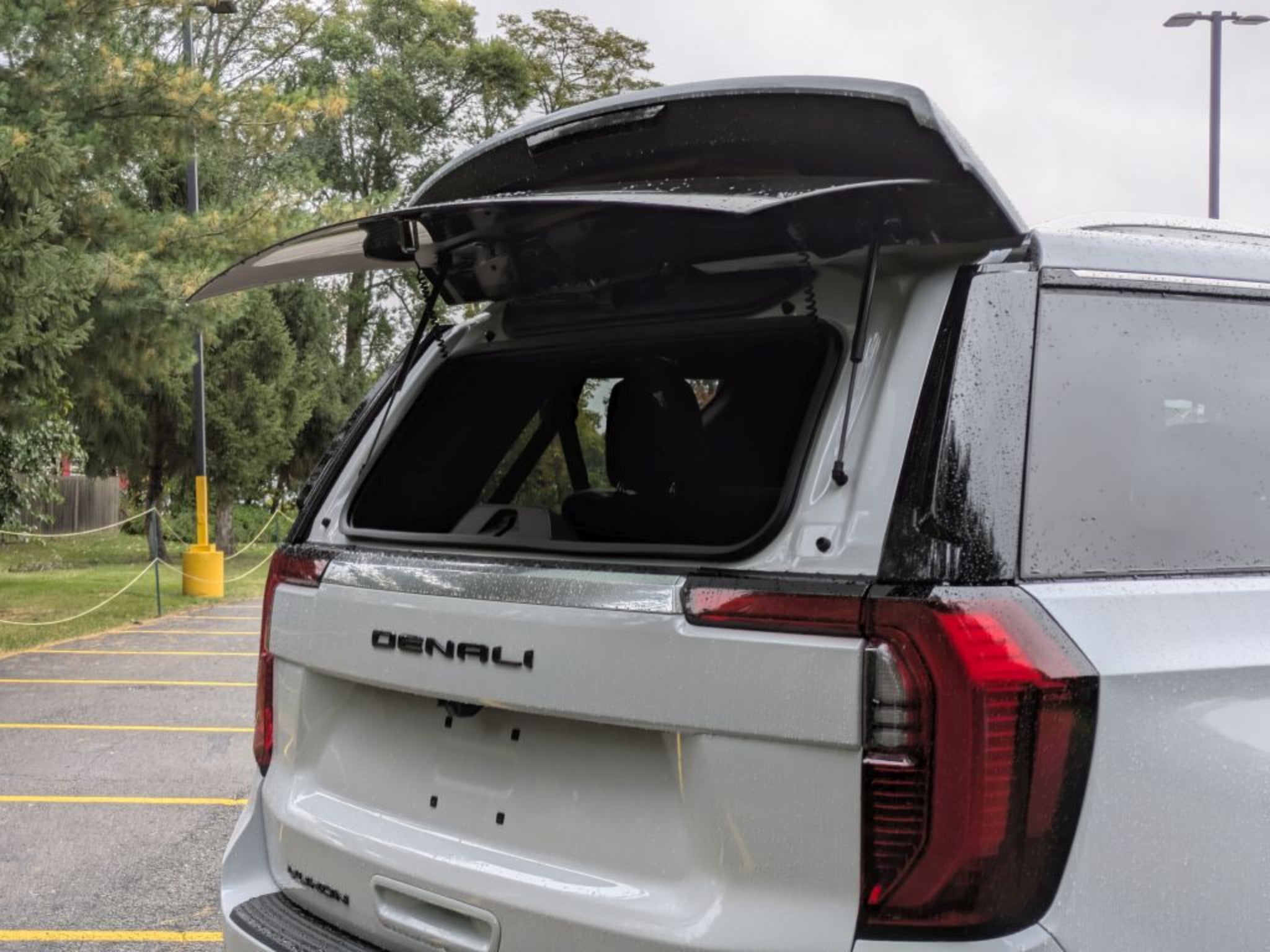 2027 GMC Yukon Denali - Photo 35