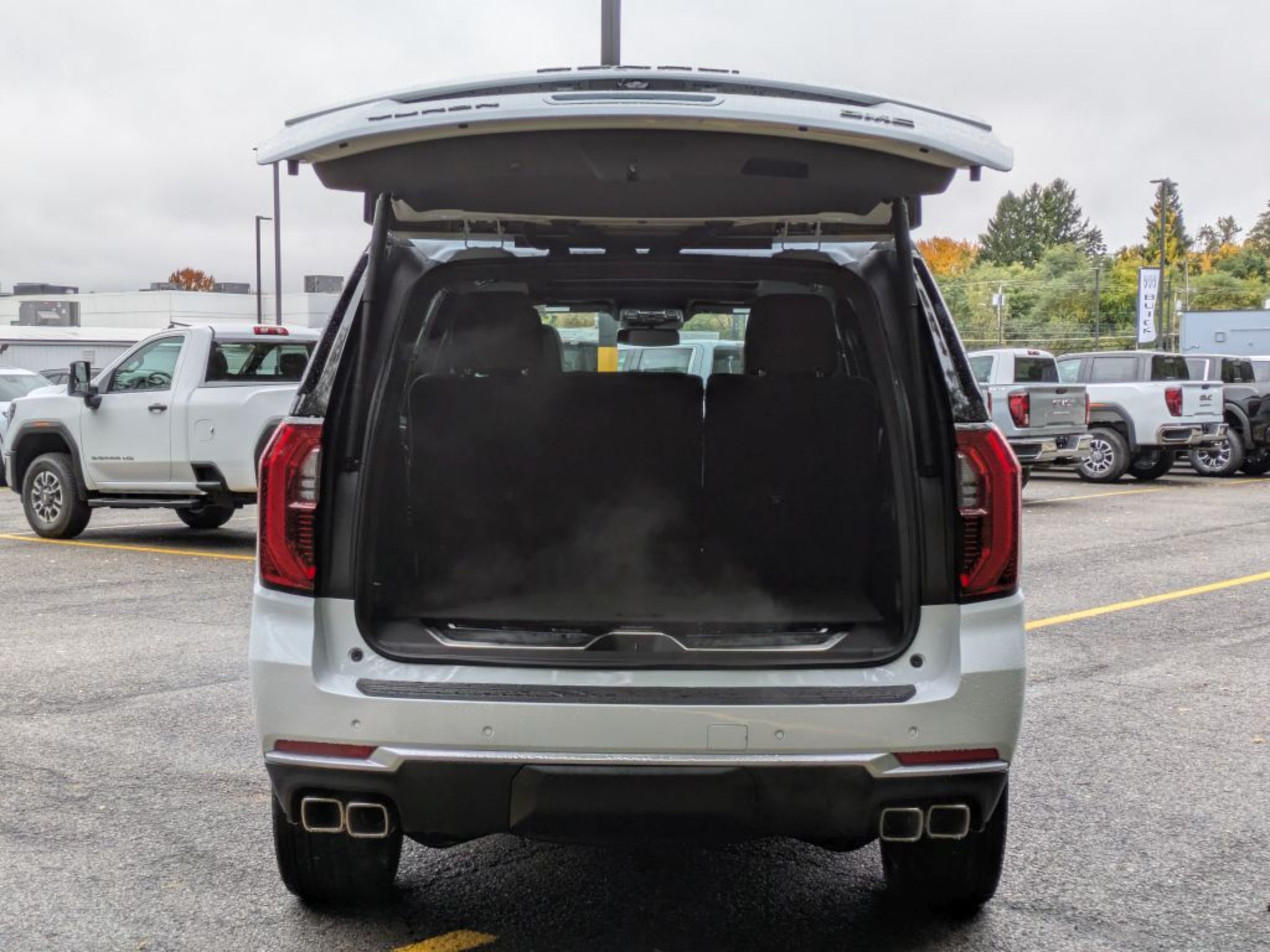 2027 GMC Yukon Denali - Photo 36