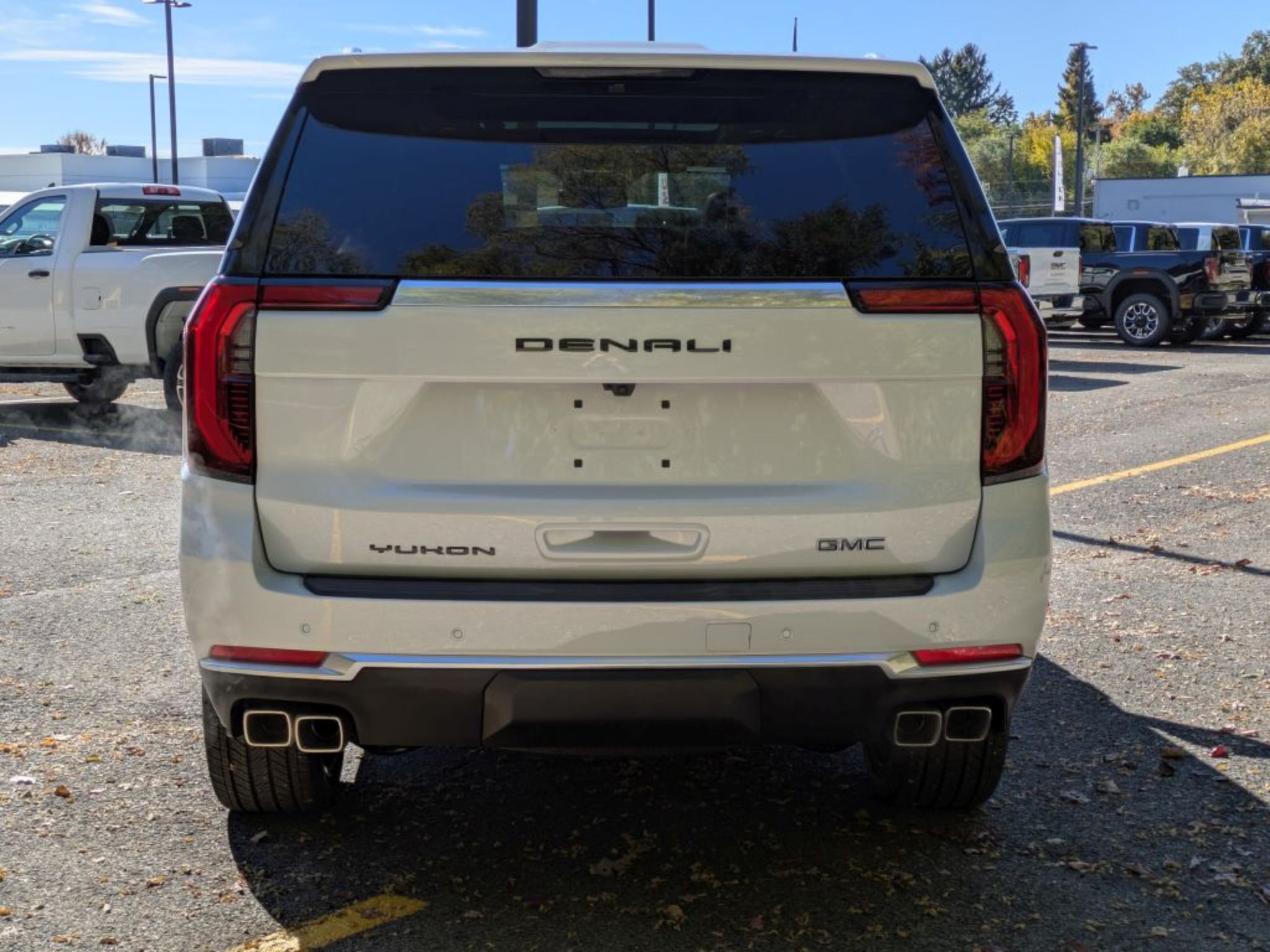 2027 GMC Yukon Denali - Photo 6
