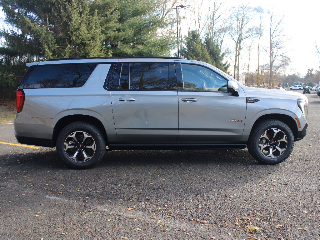 2025 GMC Yukon XL AT4