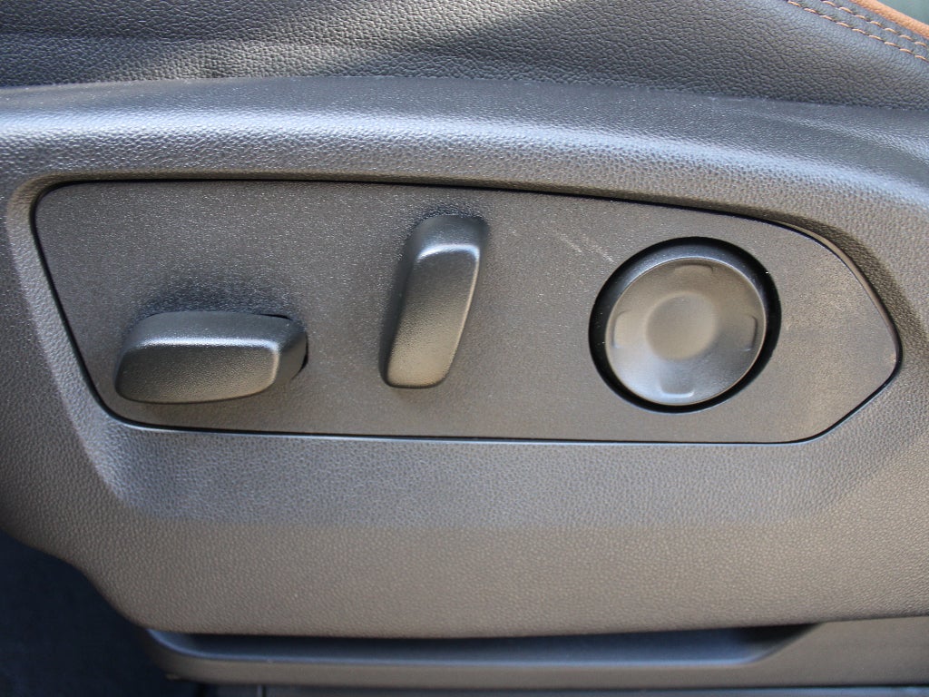 2025 GMC Yukon XL AT4