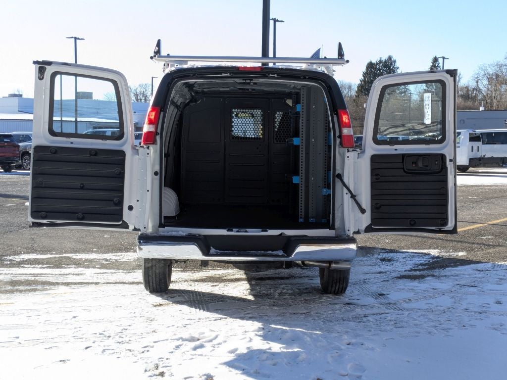 2025 GMC Savana Cargo 2500 Work Van