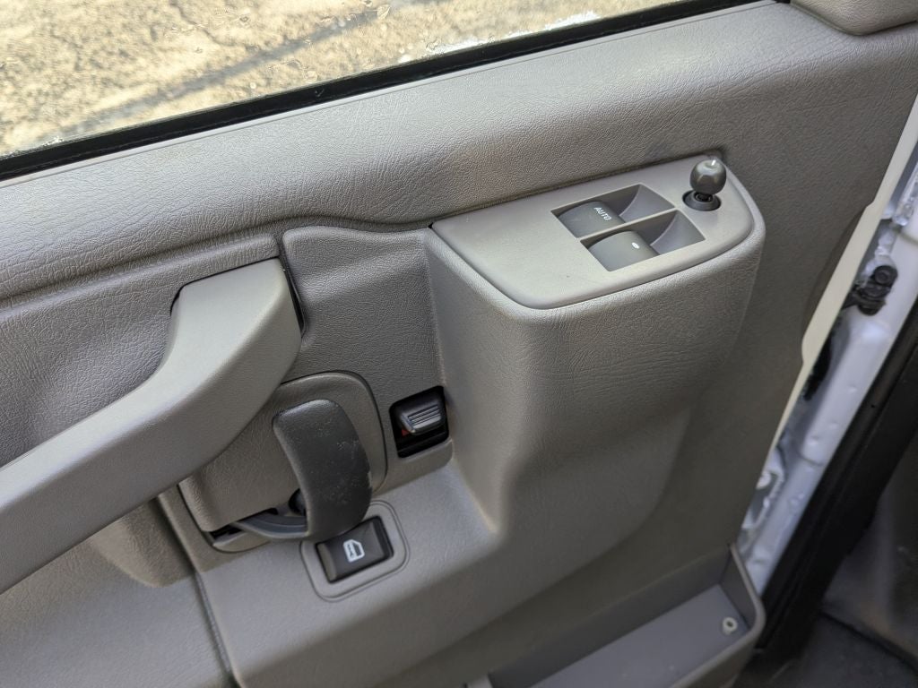 2025 GMC Savana Cargo 2500 Work Van