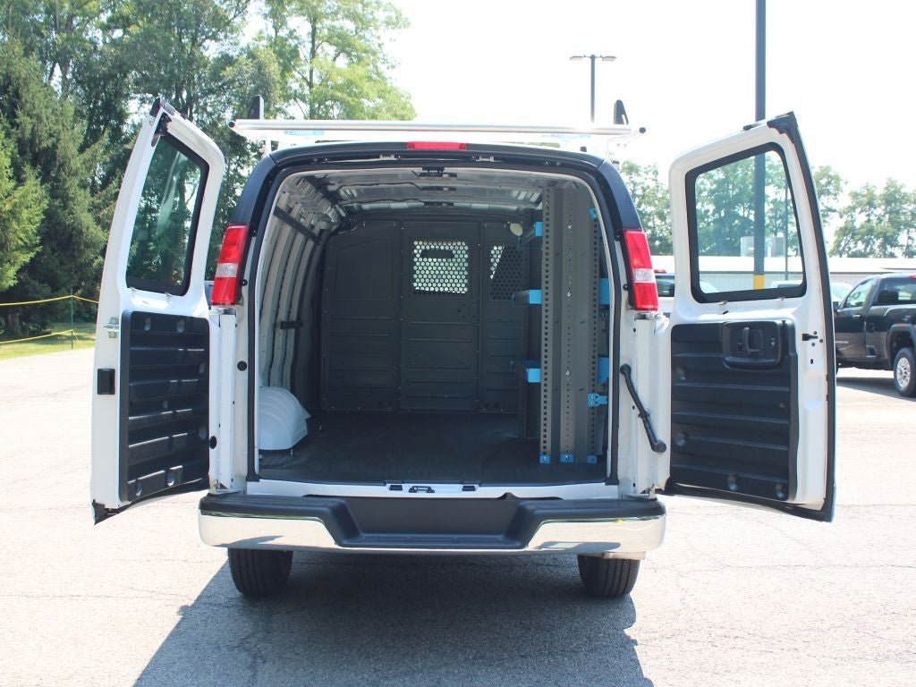 2025 GMC Savana Cargo 2500 Work Van