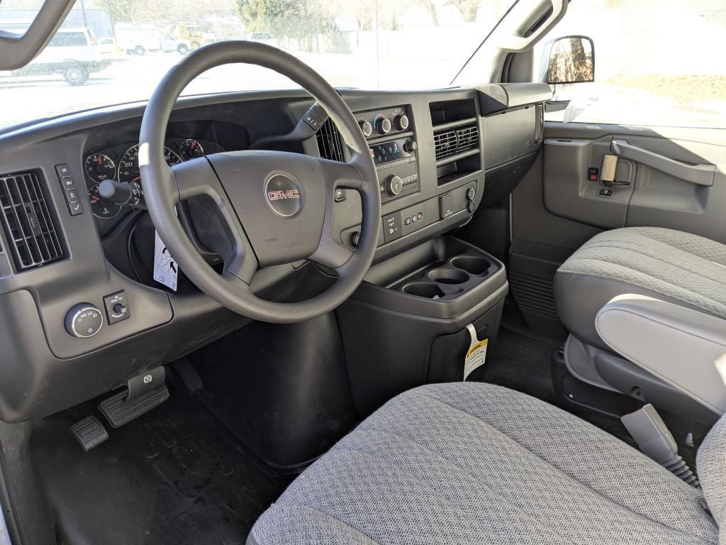 2025 GMC Savana Cargo 2500 Work Van
