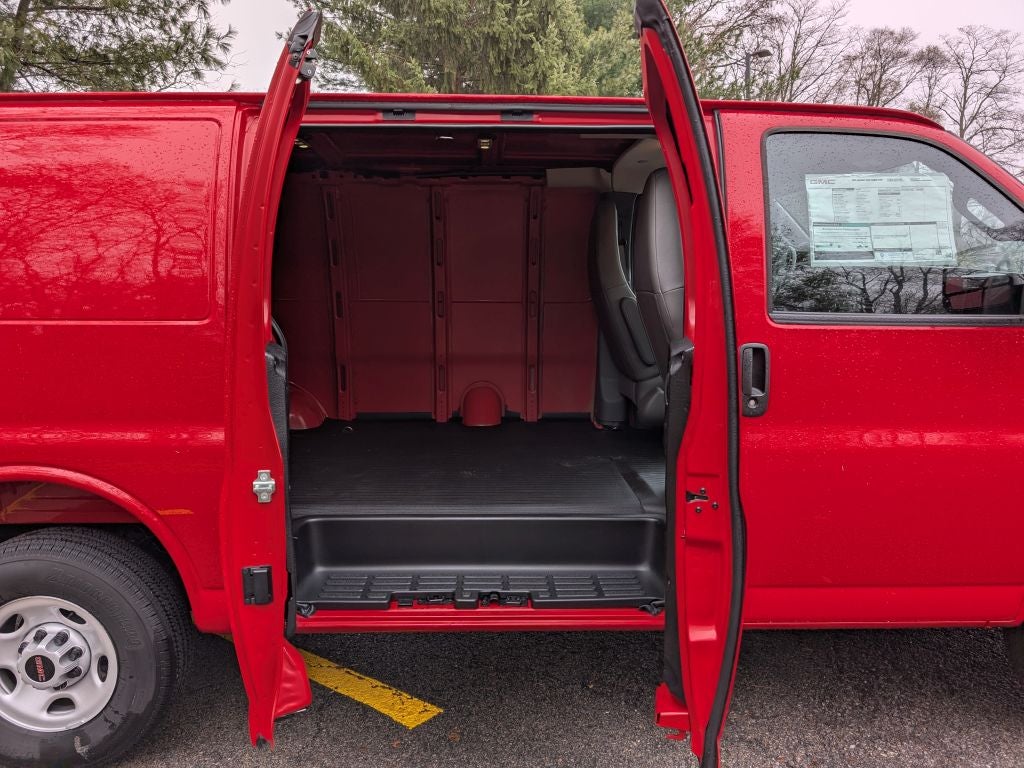 2025 GMC Savana Cargo 3500 Work Van