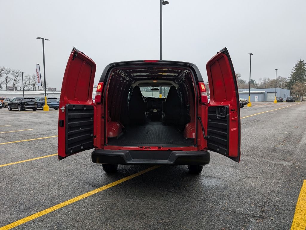2025 GMC Savana Cargo 3500 Work Van