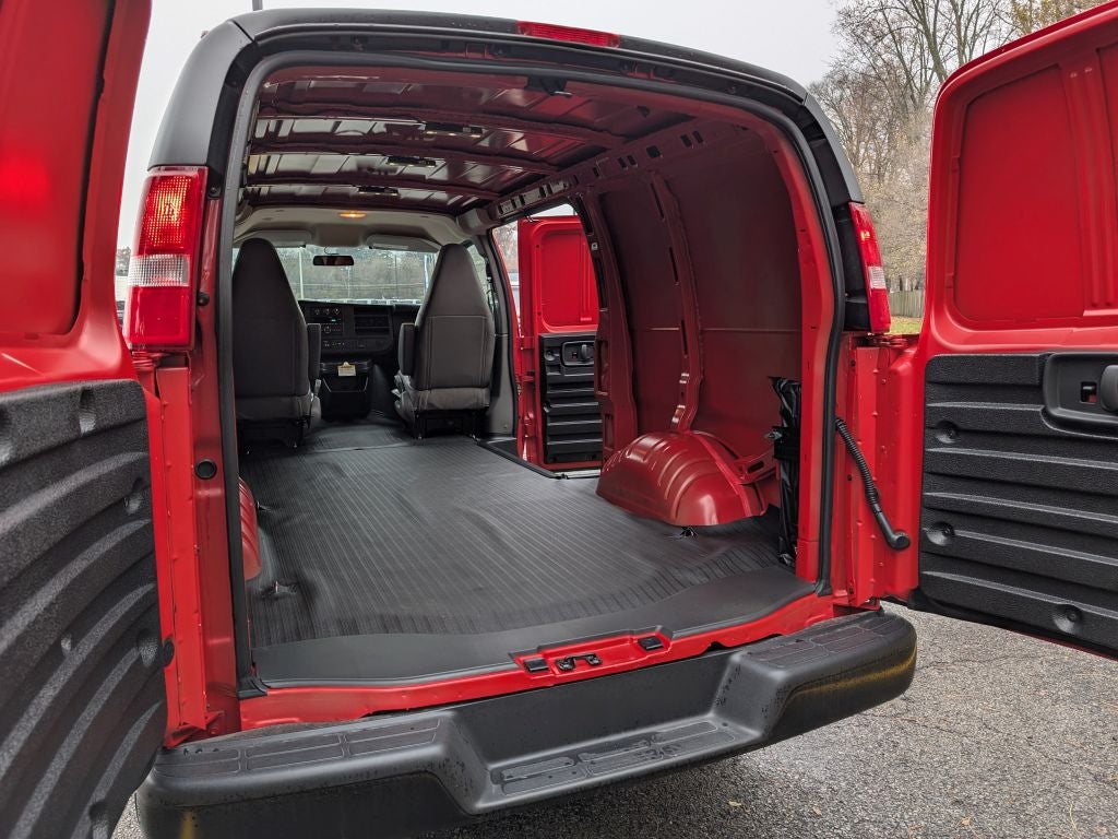 2025 GMC Savana Cargo 3500 Work Van