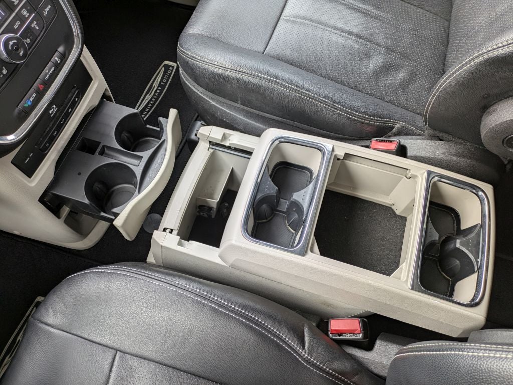 2016 Chrysler Town & Country Touring-L Anniversary Edition