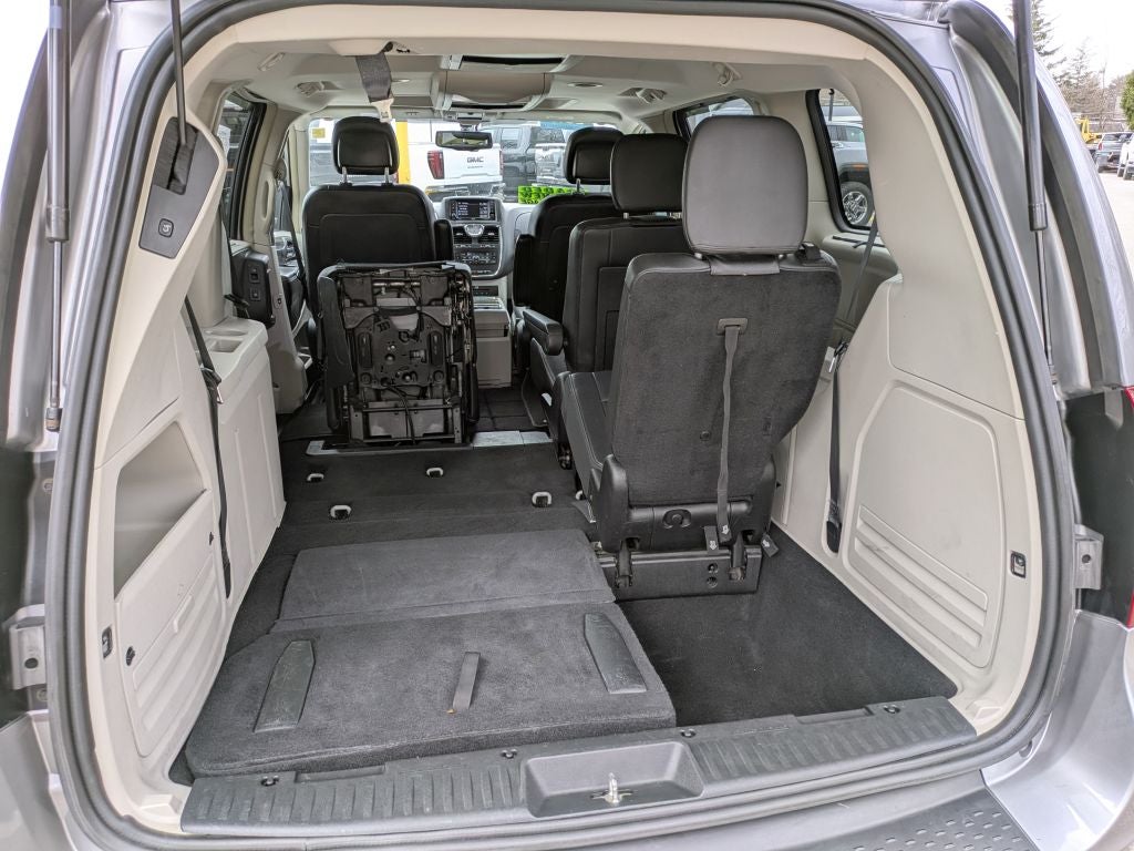 2016 Chrysler Town & Country Touring-L Anniversary Edition