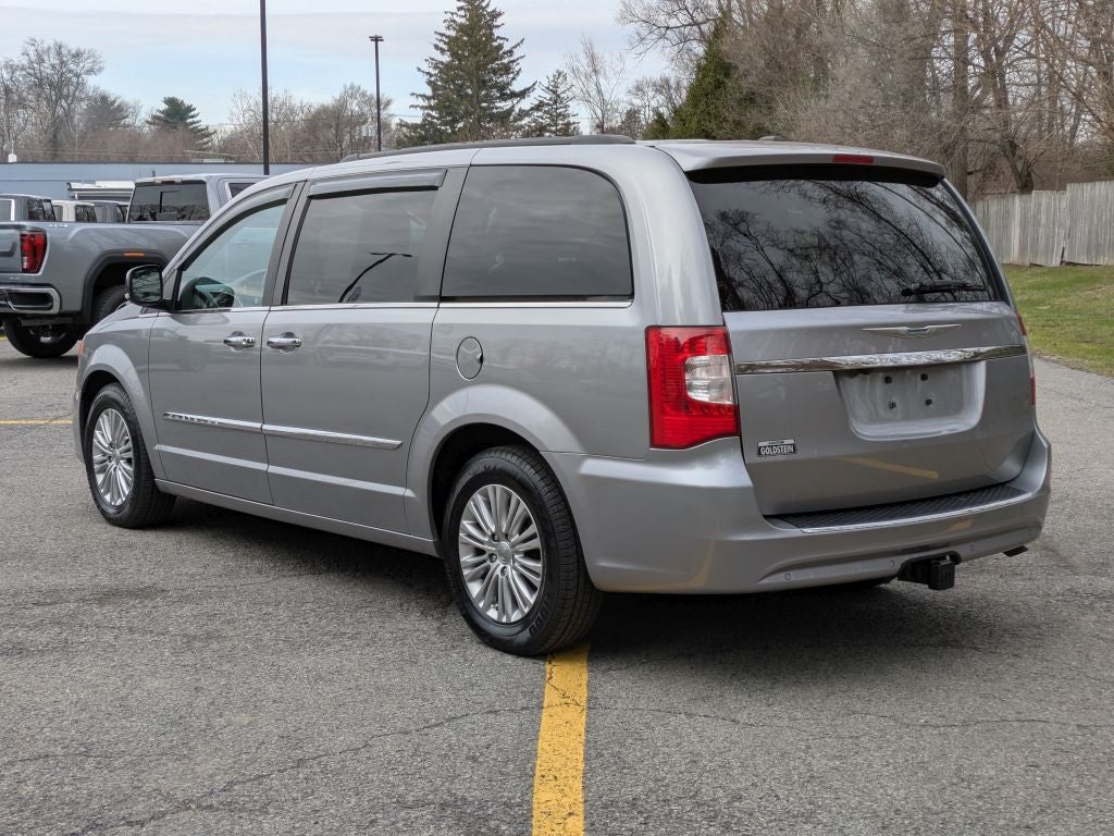 2016 Chrysler Town & Country Touring-L Anniversary Edition